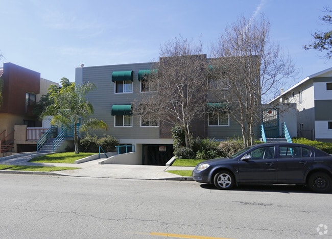 319 Concord St