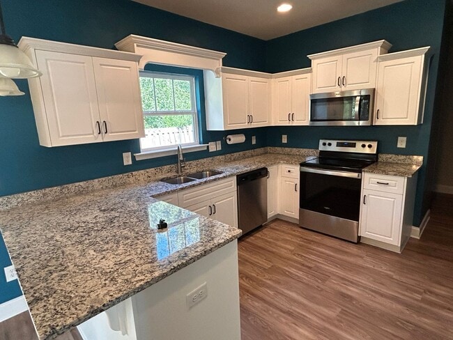 Photo - 204 Pebble Ln