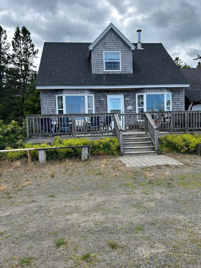 Building Photo - 423 S Lubec Rd