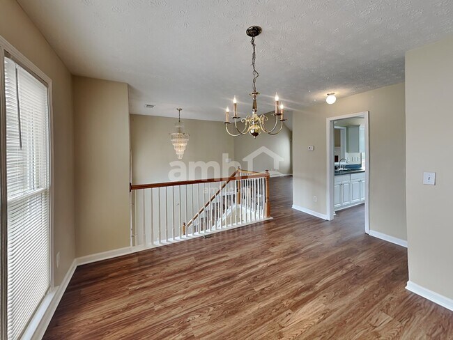 Photo - 2215 Worthington Dr