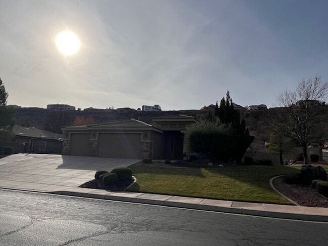 Photo - Primrose Pointe