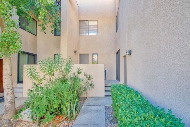 Photo - 867 Village Square S