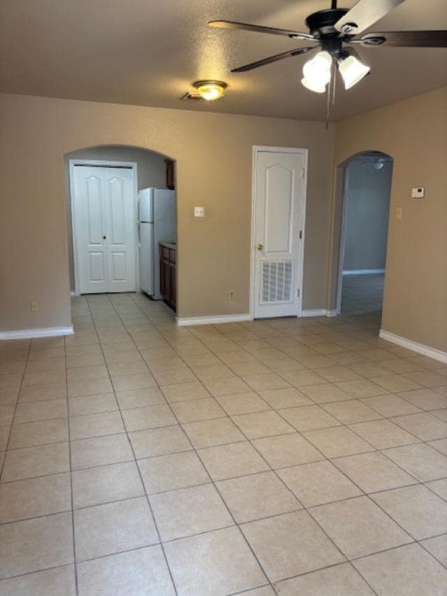 Building Photo - 3902 San Francisco Ave Unit 2