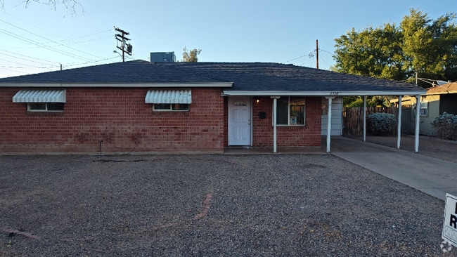 Building Photo - 2338 W Avalon Dr Rental