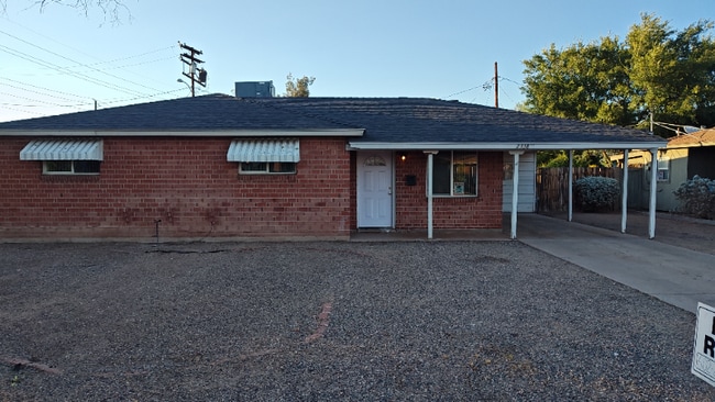 Building Photo - 2338 W Avalon Dr Rental