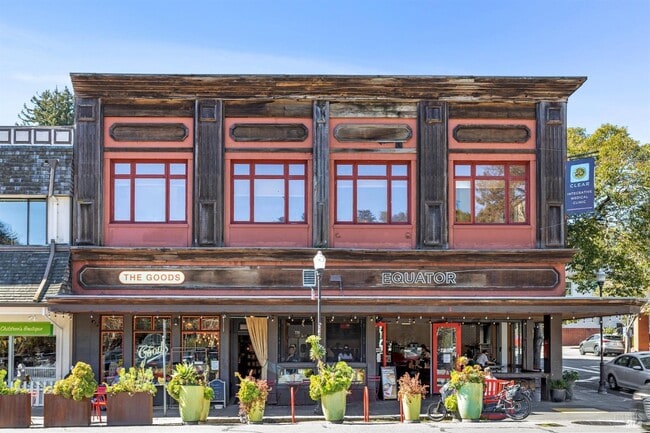 Photo - 162 Throckmorton Ave