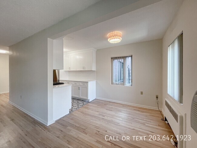 Photo - 570 Whitney Ave