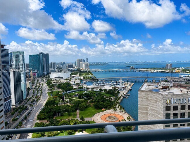 Photo - 325 S Biscayne Blvd Unidad UPH24