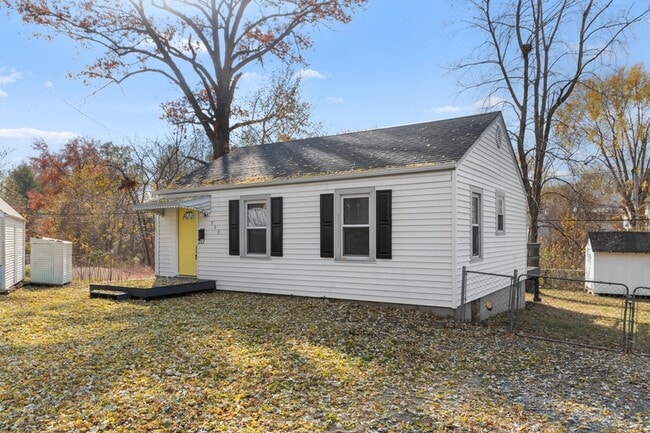 Photo - 963 Collier Pl