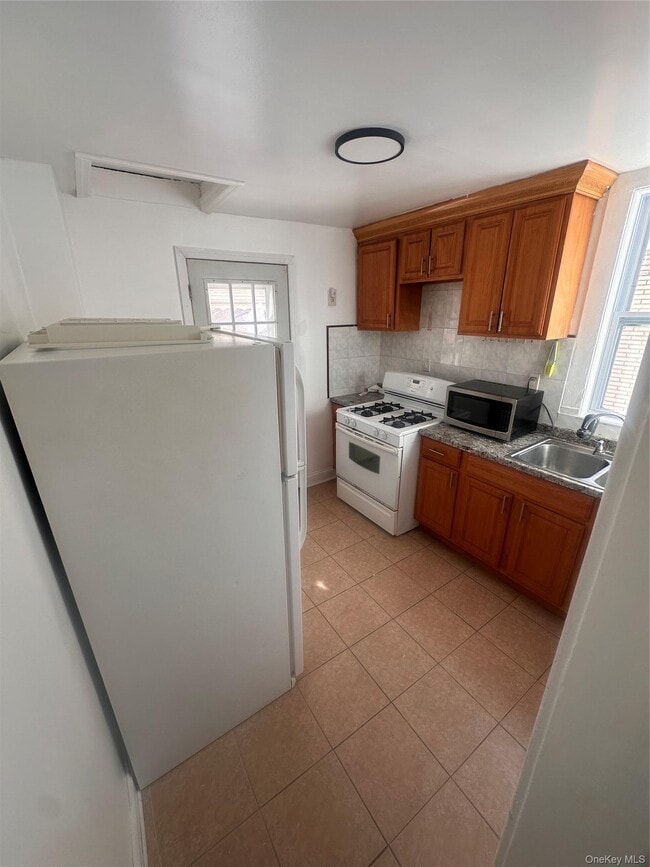 Photo - 421 S Tenth Ave