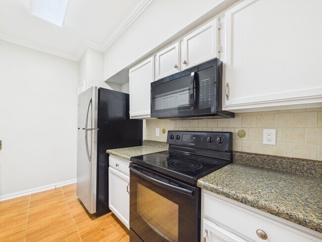 Photo - 4001 Tanglewilde St Unit 709