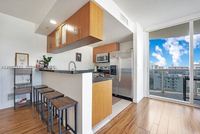 Photo - 601 NE 23rd St Unit 1406