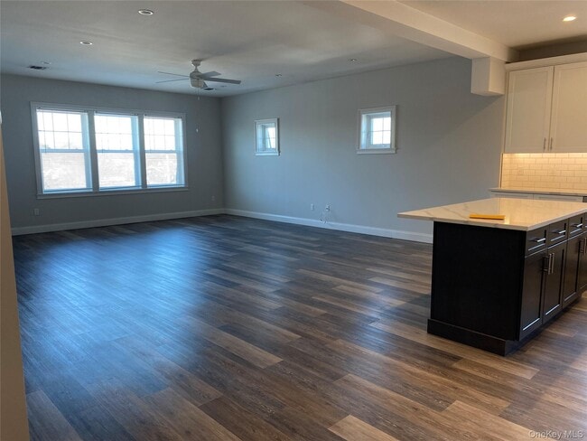 Photo - 840 Montauk Hwy Unidad 3C