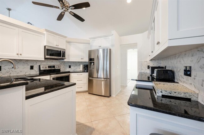 Photo - 626 Lambton Ln