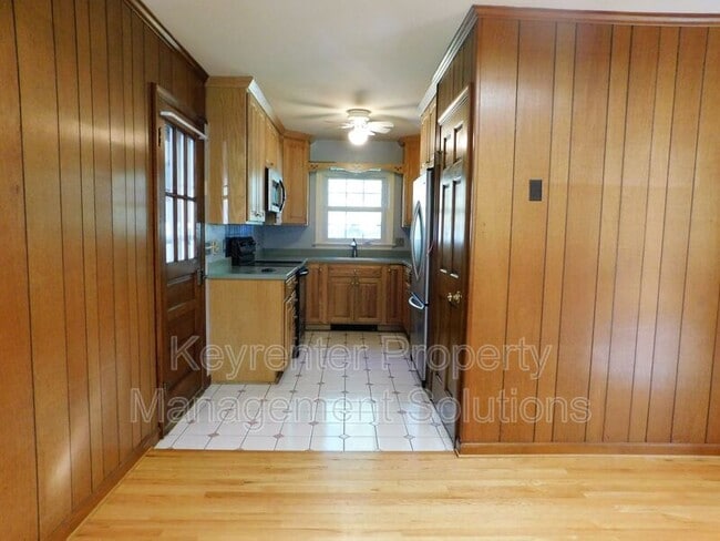 Photo - 201 Robinhood Rd