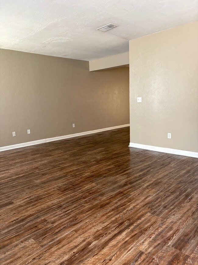 Photo - 2 story townhouse near TMH!!!