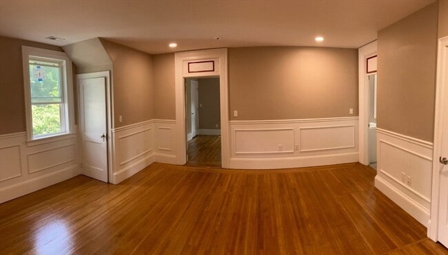 Building Photo - 51 Mt Vernon St Unit 1