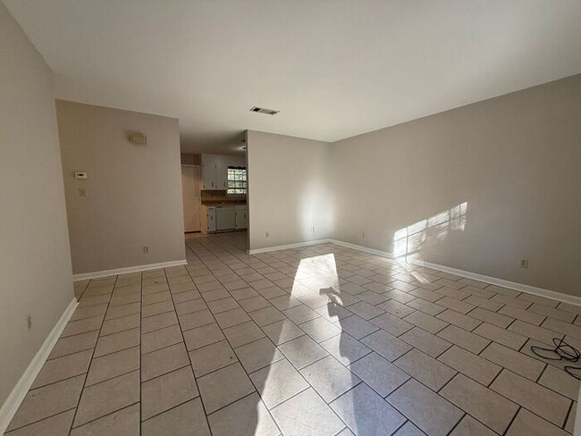 Photo - Northeast Pensacola - Harbour Square - 2 bedroom, 1 bathroom