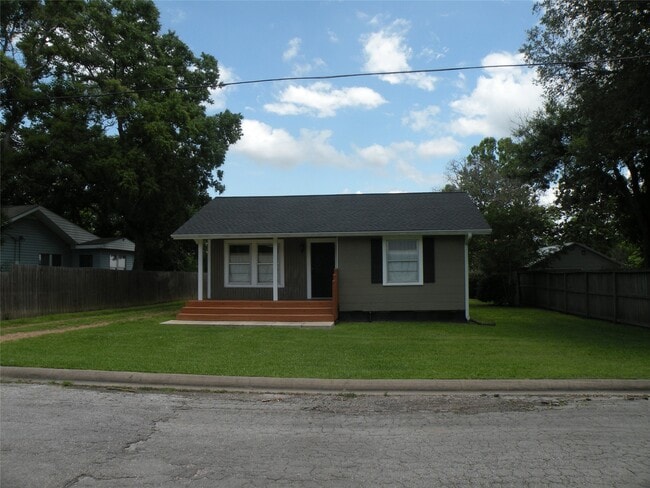 Photo - 319 N Hunt St