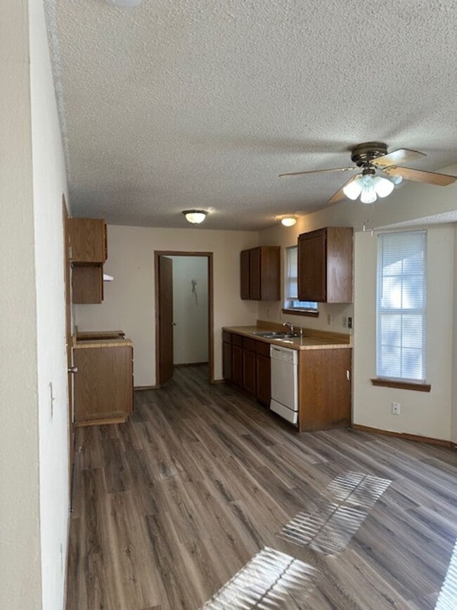 Photo - Nice 3 bedroom house in South Springield