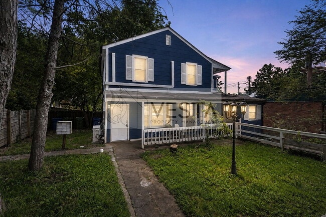 Building Photo - 4 Farrwood Ave Unit 5