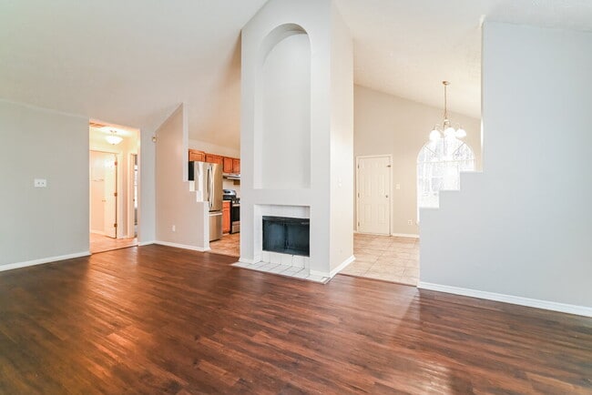 Photo - 3069 Oakvale Heights