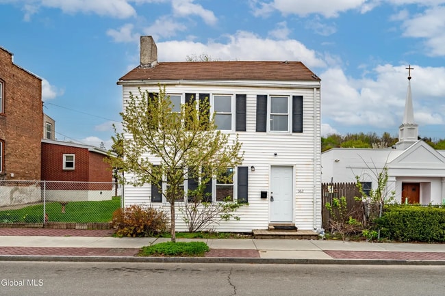 Building Photo - 362 2nd St