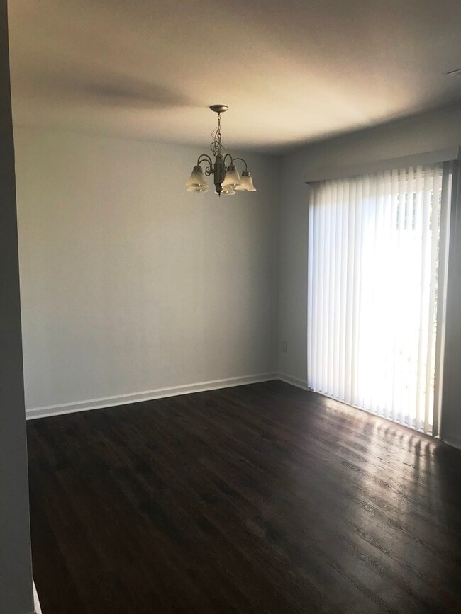 Photo - 819 Bellview Way