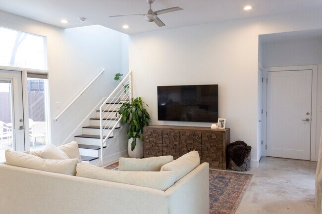 Photo - 1409 Singleton Ave