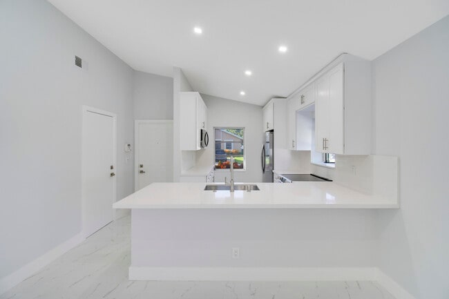 Photo - 8055 Sweetbriar Way