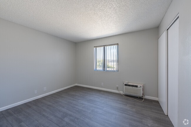 2BR, 1 BA - 840SF - Primary Bedroom
