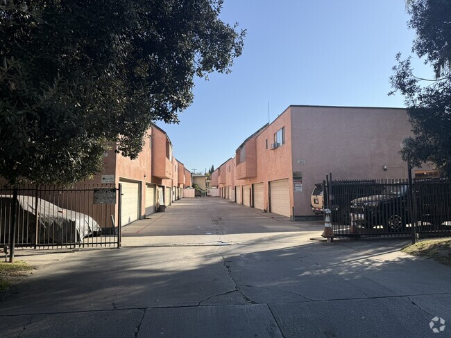 Building Photo - 11829 Ferris Rd Unit E Rental
