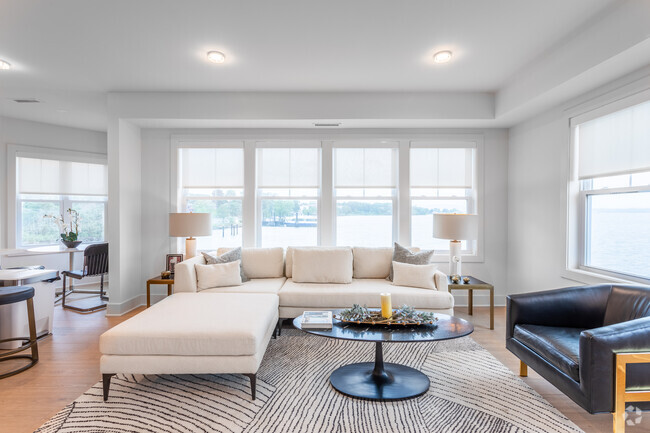 Interior Photo - The Waterfront at Harbors Rental