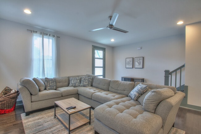 Photo - 1617 Straightway Ave