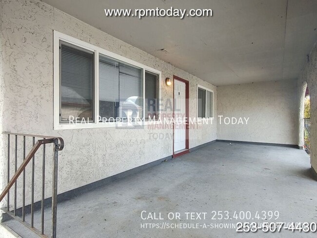 Building Photo - 6104 Glen Mary Ln SE Unit C