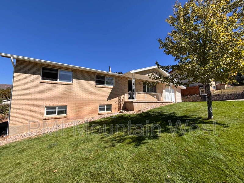 Photo - 1011 Claremont Dr