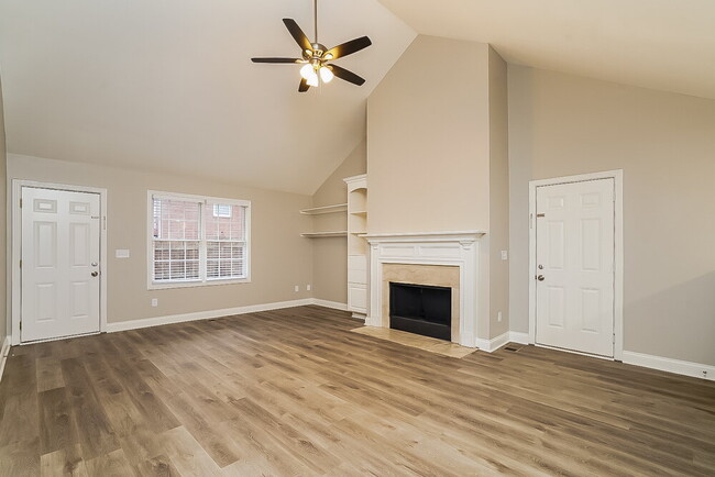 Photo - 505 Hopewood Ct