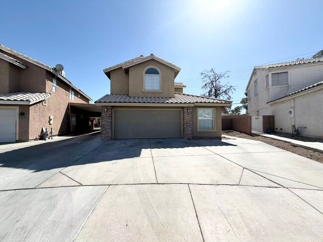 Building Photo - 901 Golden Hawk Way