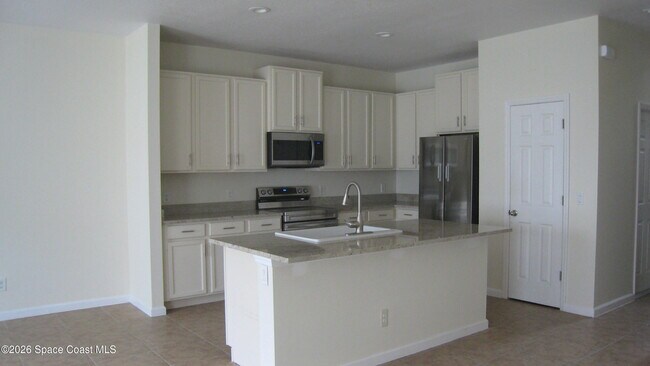 Photo - 2660 Revolution St