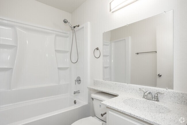 2BR, 2BA - 950SF - Second Bathroom