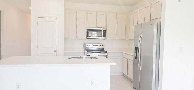 Photo - 2043 Firethorn Lp