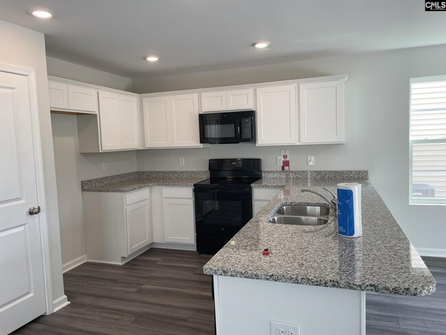 Photo - 372 Keeble Dr