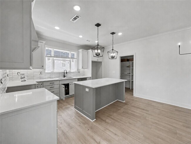 Photo - 6800 SW Basswood Ave
