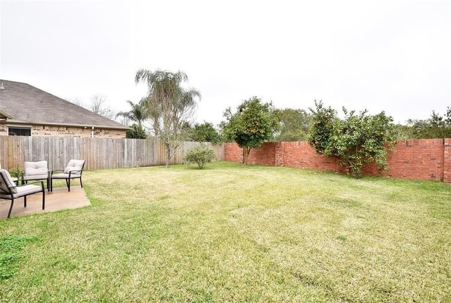 Photo - 7215 Ravenswood