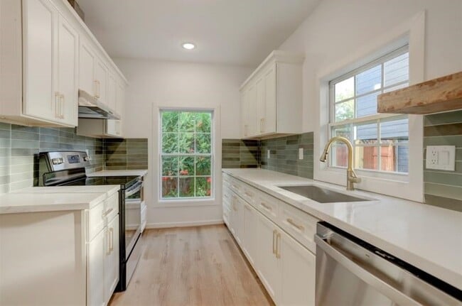 Photo - 808 Oakhurst St Unit 2