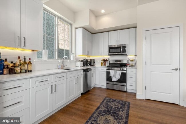 Photo - 1356 S Bouvier St Unidad 2