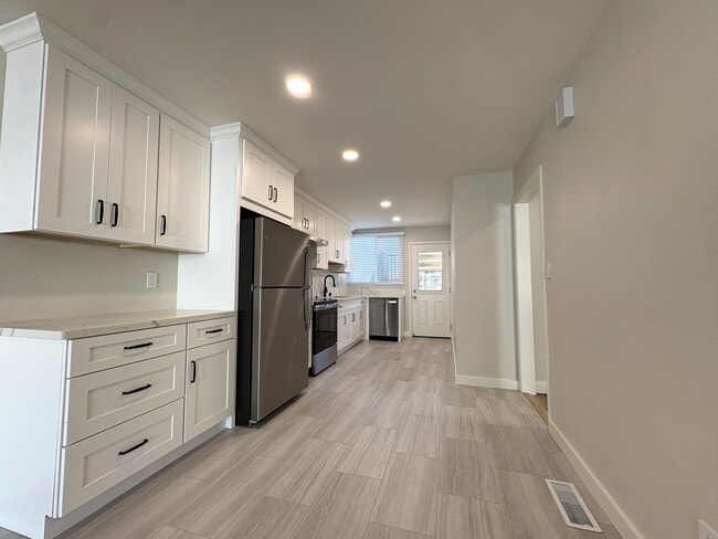 Photo - 1327-1329 Judah Street Unit 1327