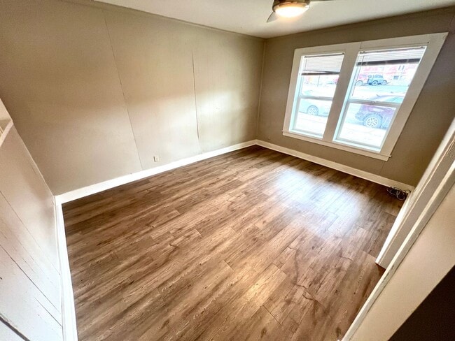 Photo - Pet Friendly 3 Bed 1 Bath Single Family home Close to Downtown!