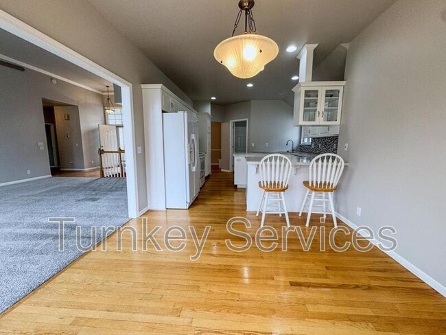 Photo - 717 Villa Plaza