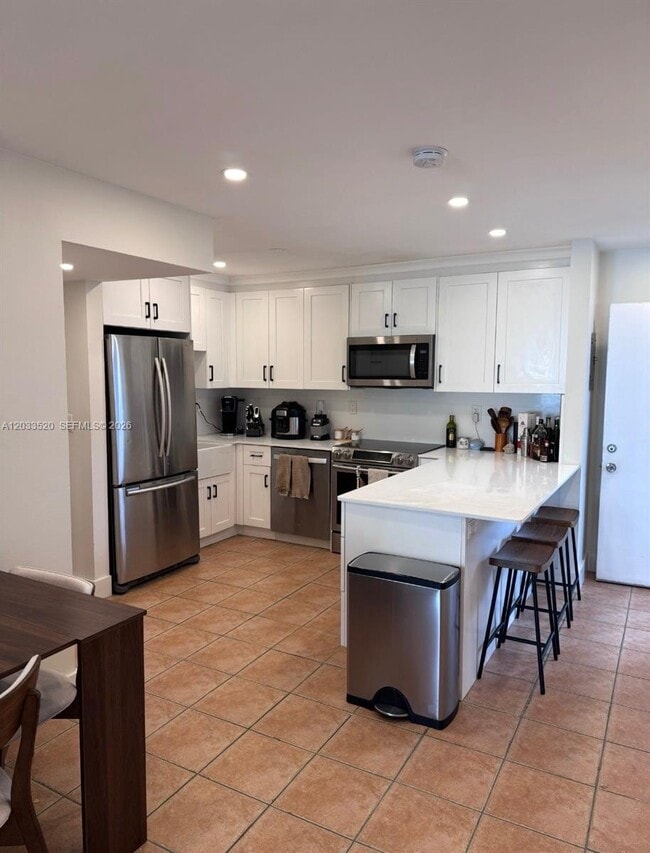 Building Photo - 9227 SW 87th Ave Unit B7